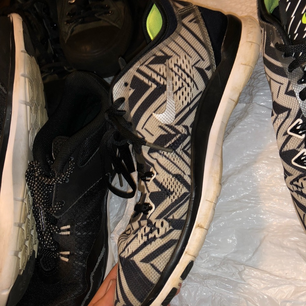 Nike Shoes - Picture 4 of 4